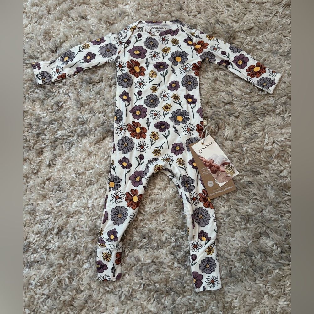 NWT Gunamuna Bouquet White Floral Long-Sleeve Pajama Romper - 6-9m